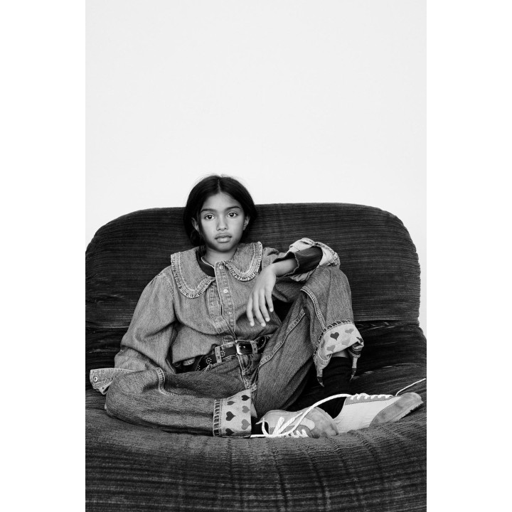 ДЖИНСОВАЯ РУБАШКА С ОТЛОЖНЫМ ВОРОТНИКОМ