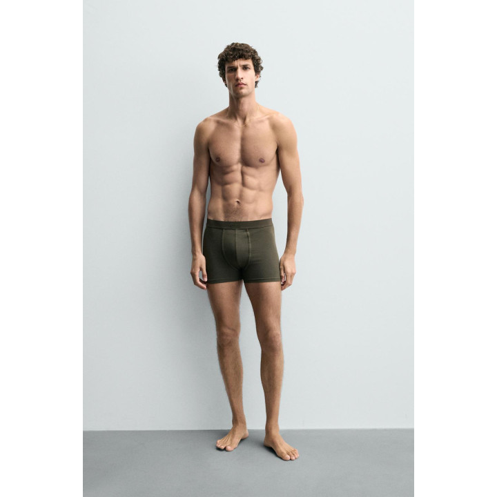 Тройной набор боксеров разнообразных цветов