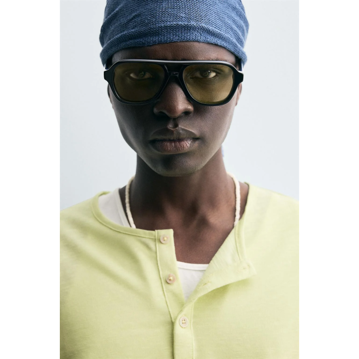 ЛЕГКАЯ ФУТБОЛКА С ВОРОТНИКОМ НА ПУГОВИЦАХ