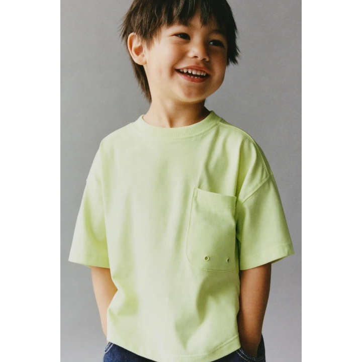 ОДНОТОННАЯ ФУТБОЛКА С КАРМАНОМ