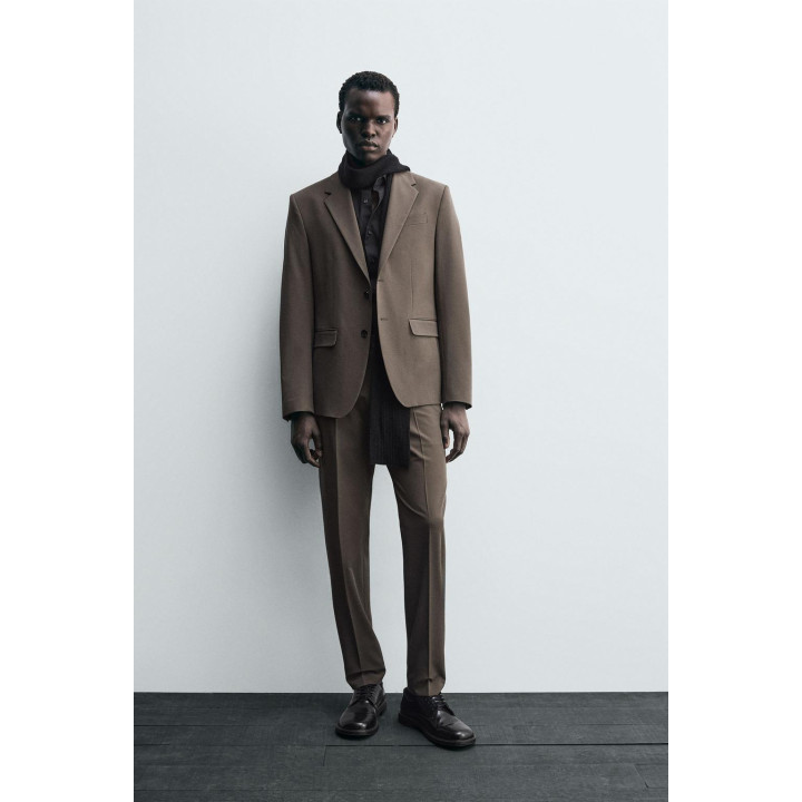 КОСТЮМНЫЙ ПИДЖАК КОМФОРТНОЙ ПОСАДКИ