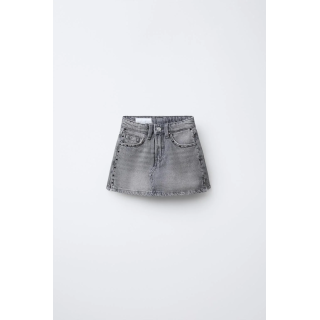 ДЖИНСОВАЯ ЮБКА-ШОРТЫ С ЗАКЛЕПКАМИ