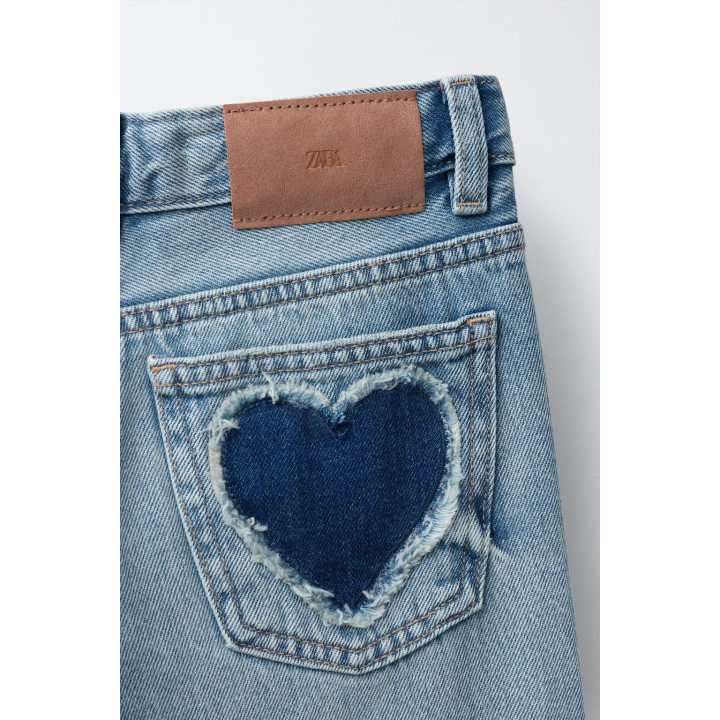 ДЖИНСЫ STRAIGHT С ЗАПЛАТКАМИ-СЕРДЕЧКАМИ