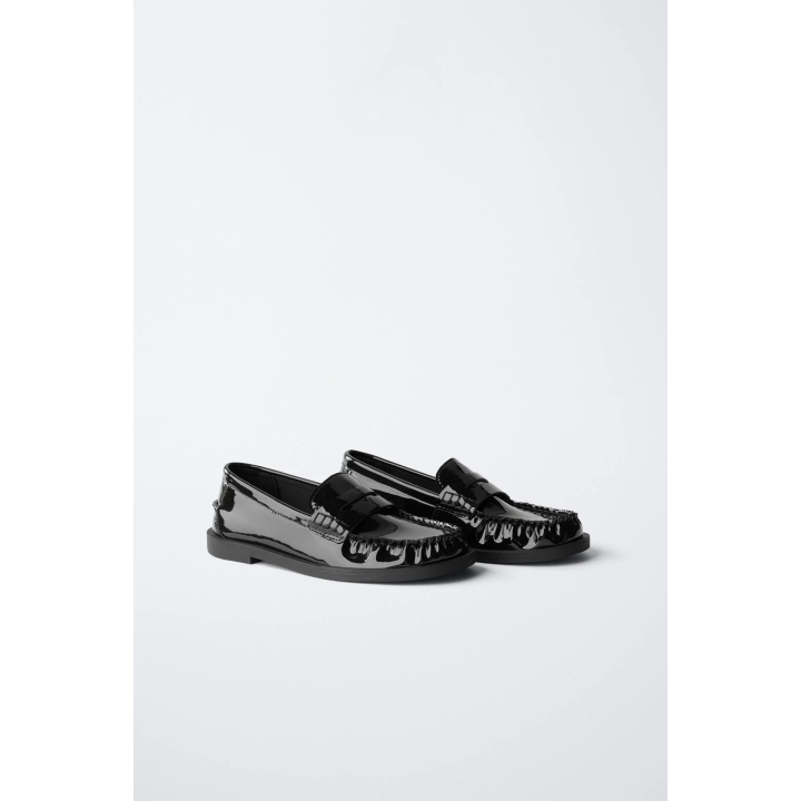 ЛАКИРОВАННЫЕ ЛОФЕРЫ