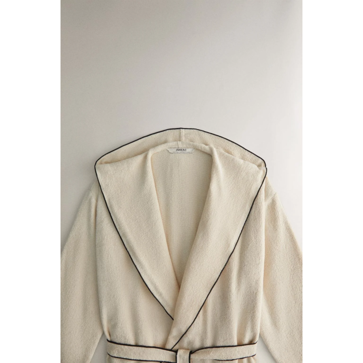 COTTON BATHROBE WITH OVERLOCK (320 GXM²)