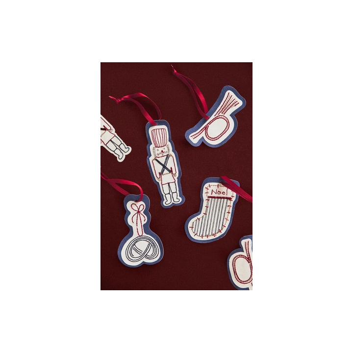 PACK OF CHRISTMAS FIGURE GIFT TAGS (PACK OF 8)