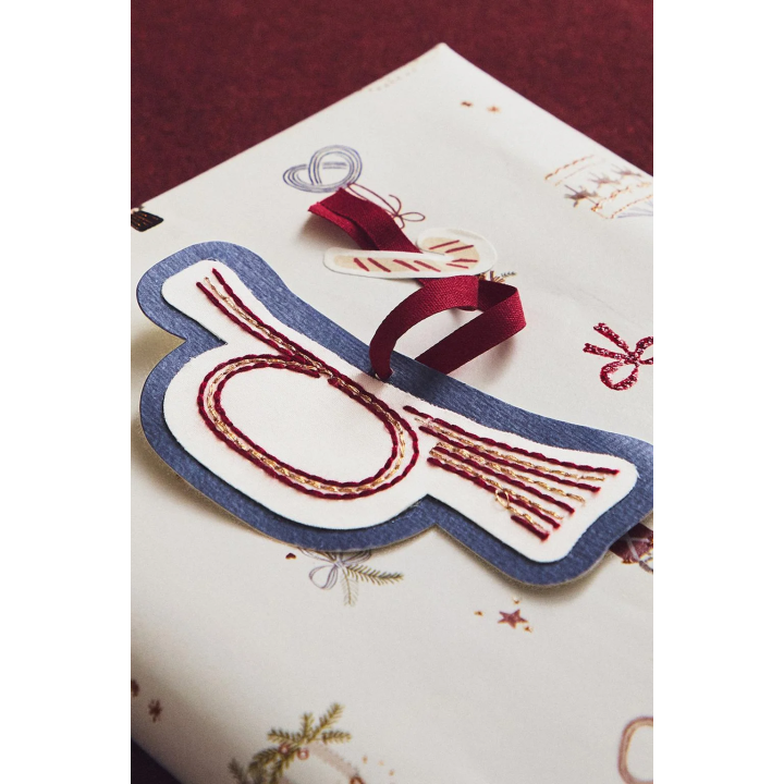 PACK OF CHRISTMAS FIGURE GIFT TAGS (PACK OF 8)