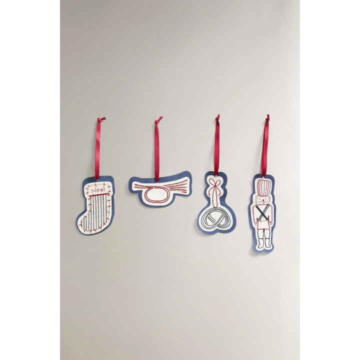 PACK OF CHRISTMAS FIGURE GIFT TAGS (PACK OF 8)