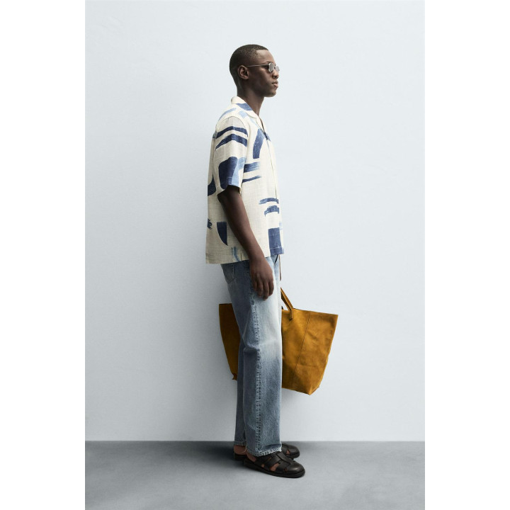 РУБАШКА С АБСТРАКТНЫМ ПРИНТОМ