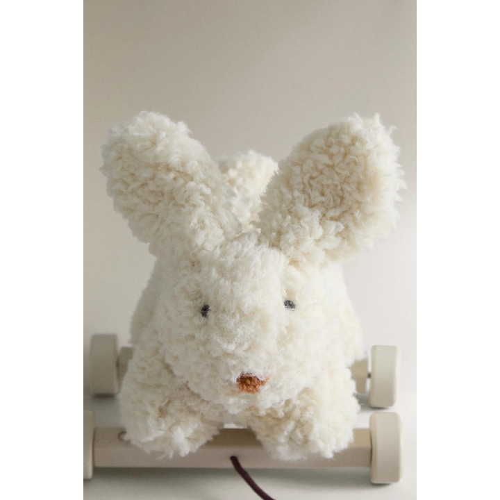 Детская мягкая игрушка кролик на колесах