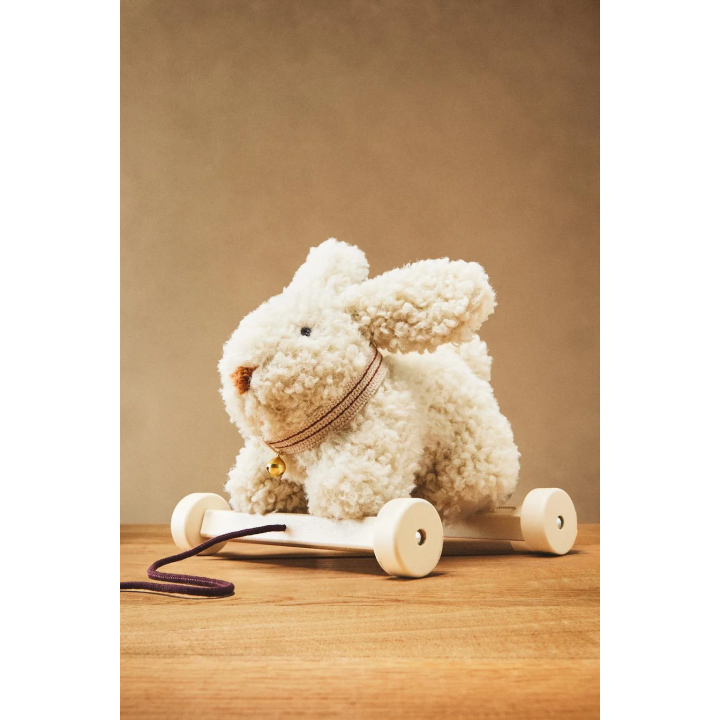 Детская мягкая игрушка кролик на колесах