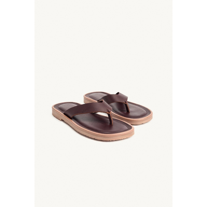 Кожаные сандалии