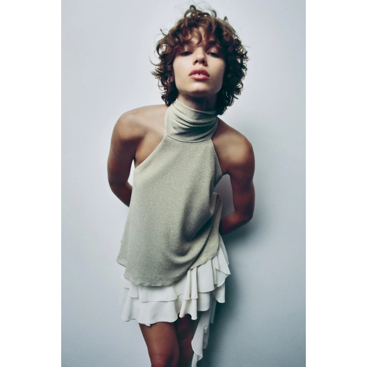 ТОП С ГОРЛОВИНОЙ ХАЛТЕР ИЗ МЕТАЛЛИЗИРОВАННОЙ НИТИ