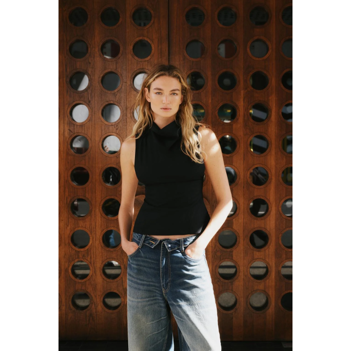 ТОП С ДРАПИРОВАННЫМ ВОРОТНИКОМ