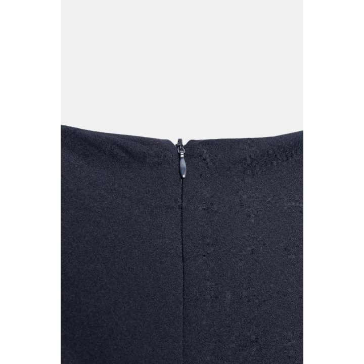 КОРОТКОЕ АСИММЕТРИЧНОЕ ПЛАТЬЕ С ЗАКЛЕПКАМИ