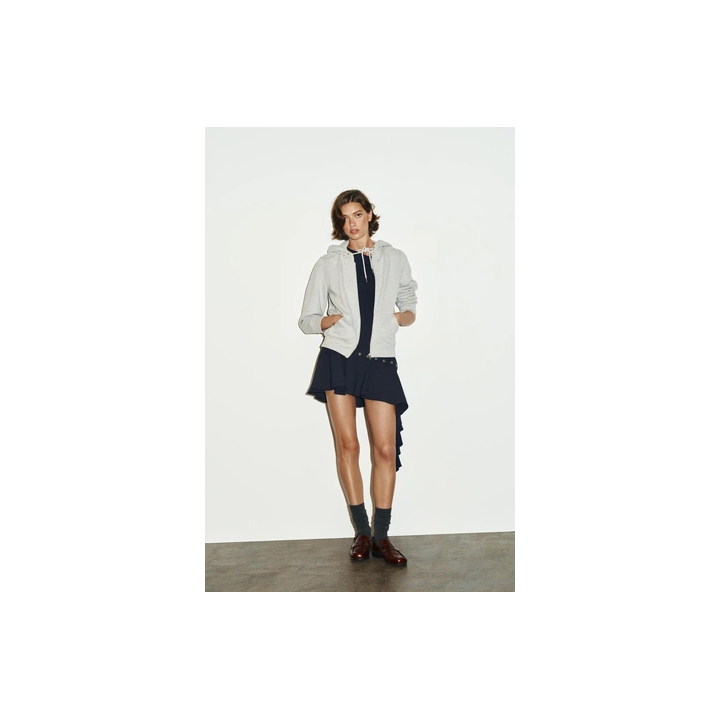 КОРОТКОЕ АСИММЕТРИЧНОЕ ПЛАТЬЕ С ЗАКЛЕПКАМИ