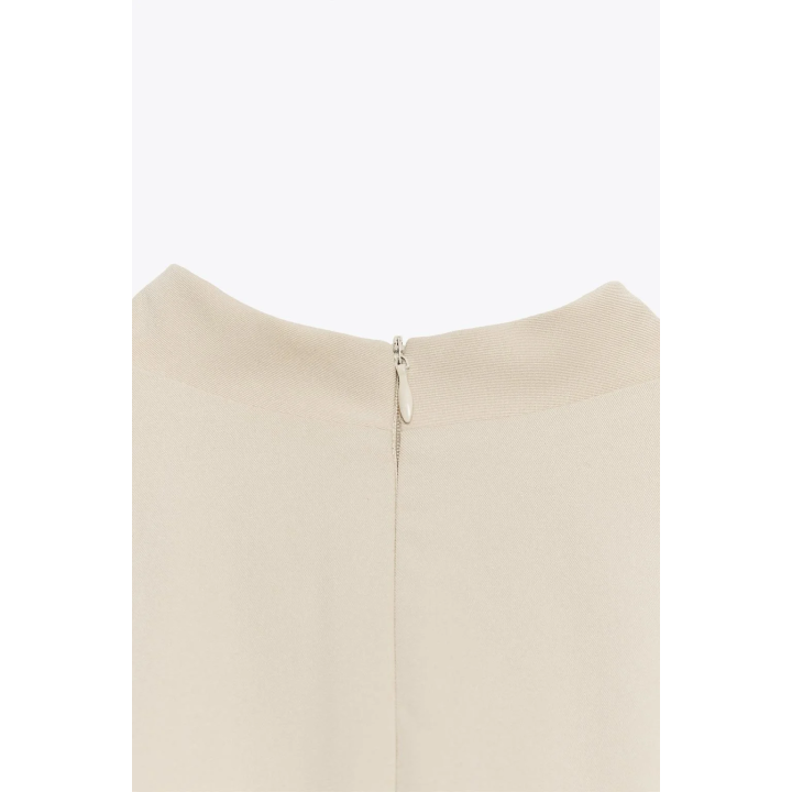 КОРОТКОЕ ПЛАТЬЕ С ДРАПИРОВАННЫМ ВЫРЕЗОМ