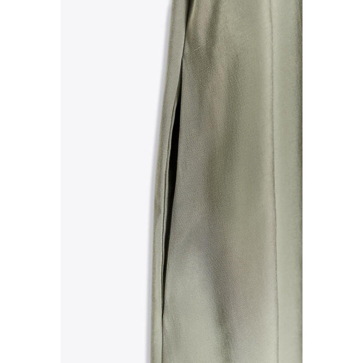 СТРУЯЩЕЕСЯ ПЛАТЬЕ МИДИ ОБЪЕМНОГО КРОЯ