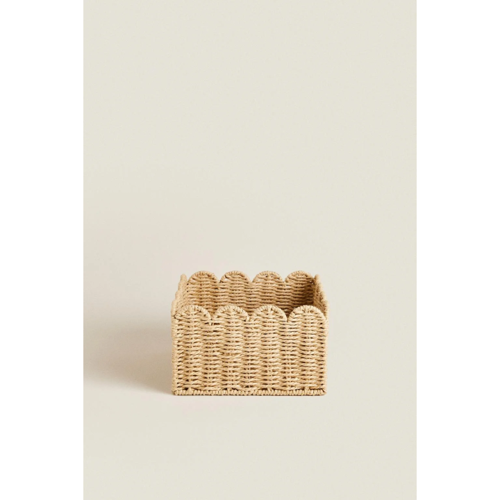 SMALL SCALLOPED BASKET