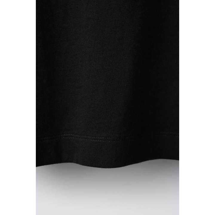 ОДНОТОННАЯ ФУТБОЛКА С ХЛЯСТИКОМ