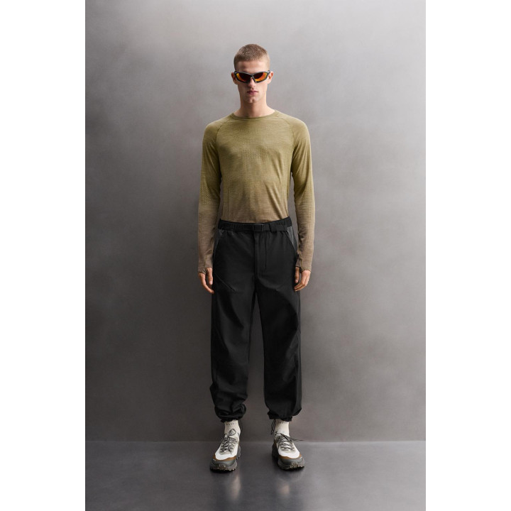 БРЮКИ ИЗ КОМБИНИРОВАННОЙ ВЫСОКОТЕХНОЛОГИЧНОЙ ТКАНИ С РЕМНЕМ