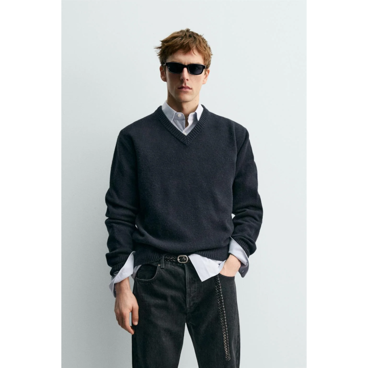 ШЕРСТЯНОЙ СВИТЕР С V-ОБРАЗНЫМ ВЫРЕЗОМ AARON LEVINE X ZARA