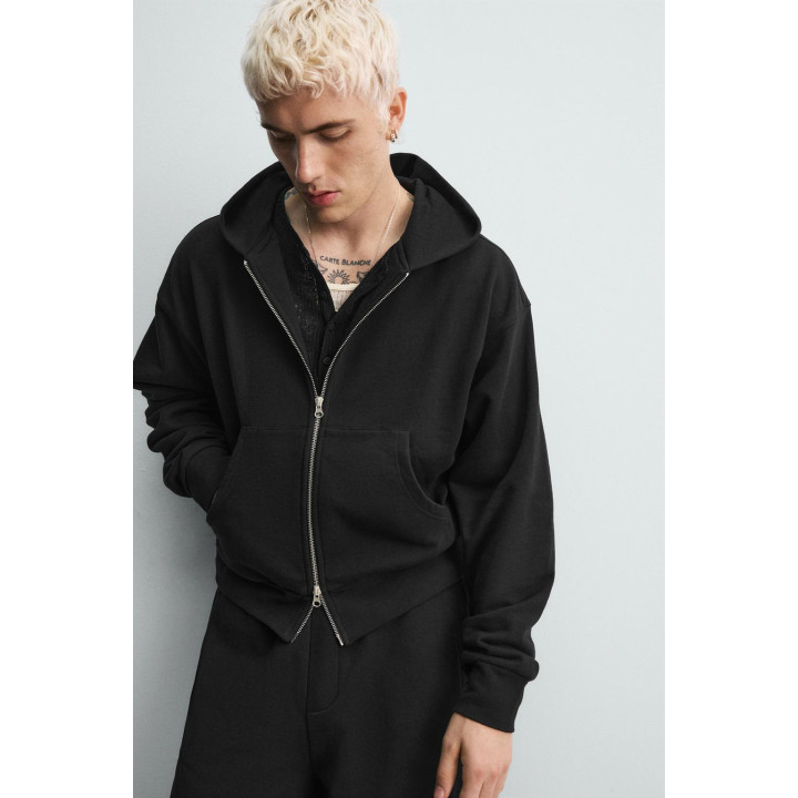 УКОРОЧЕННАЯ ТОЛСТОВКА С КАПЮШОНОМ