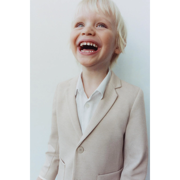 КОСТЮМНЫЙ БЛЕЙЗЕР КОМФОРТНОЙ ПОСАДКИ