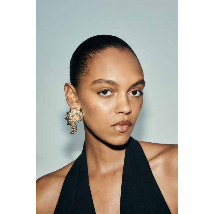 СЕРЬГИ-РАКУШКИ СО СТРАЗАМИ