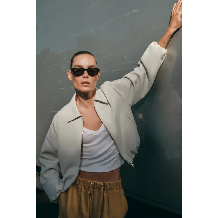 БРЮКИ-ДЖОГГЕРЫ С ЗАСТЕЖКОЙ НА КНОПКУ СНИЗУ