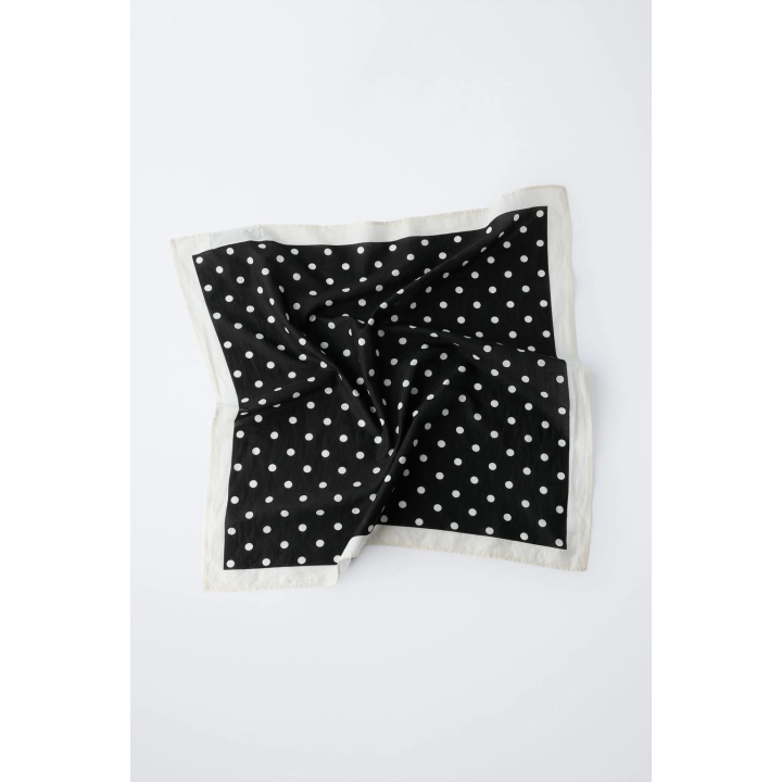 КВАДРАТНАЯ БАНДАНА В ГОРОШЕК