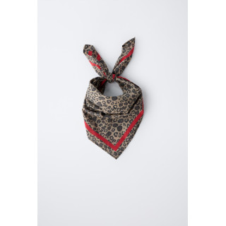 КВАДРАТНАЯ БАНДАНА С АНИМАЛИСТИЧЕСКИМ ПРИНТОМ