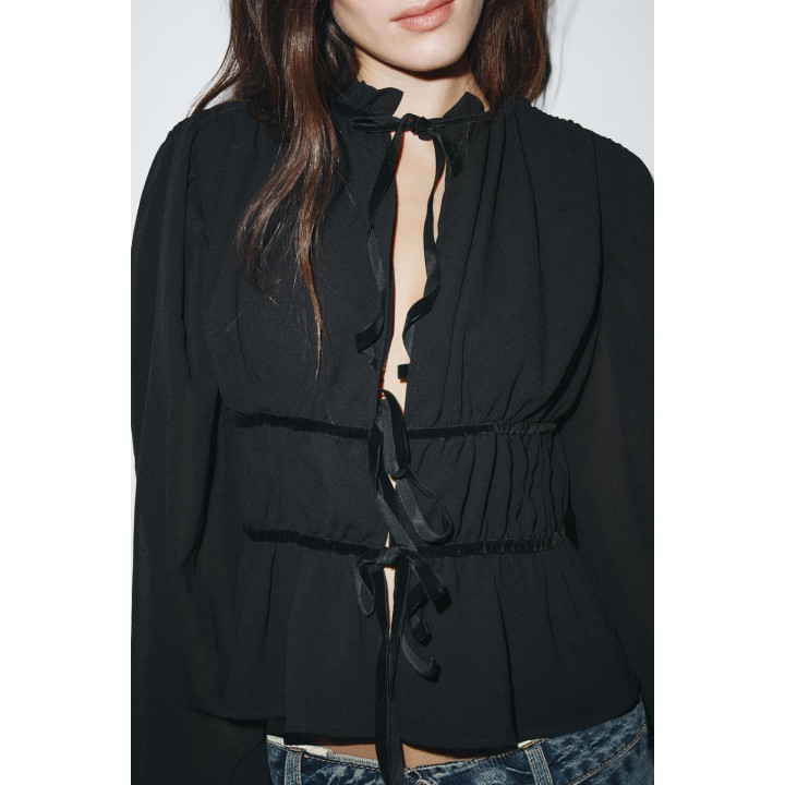 БЛУЗА ИЗ КРЕПА С БАРХАТНЫМИ БАНТАМИ