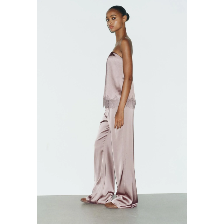 АТЛАСНЫЙ ТОП С КРУЖЕВОМ