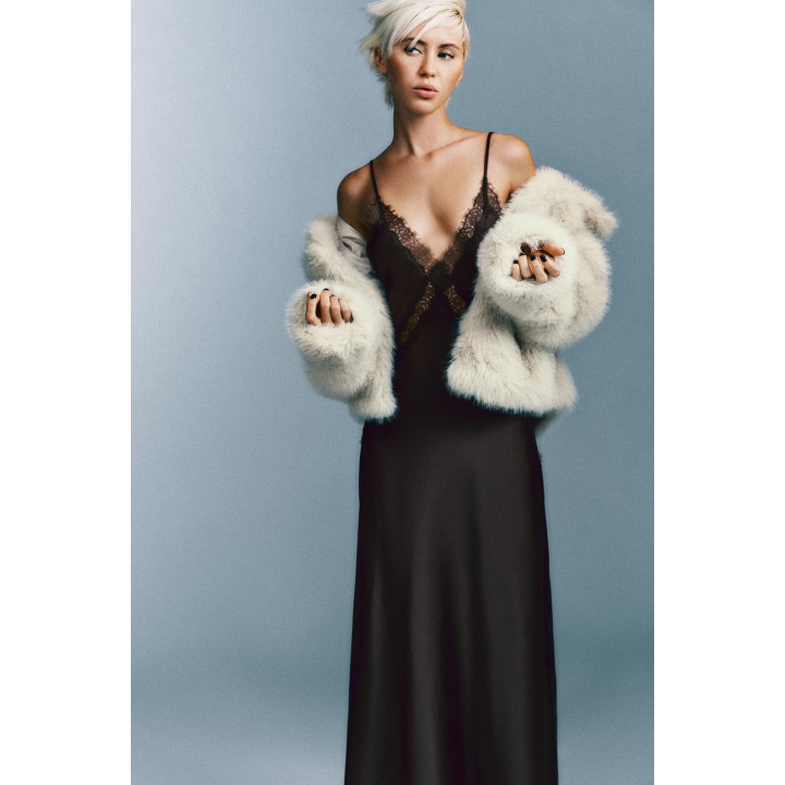 АТЛАСНОЕ ПЛАТЬЕ МИДИ С КРУЖЕВОМ