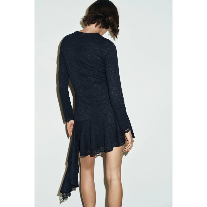 КРУЖЕВНОЕ ПЛАТЬЕ МИДИ С ВОЛАНАМИ