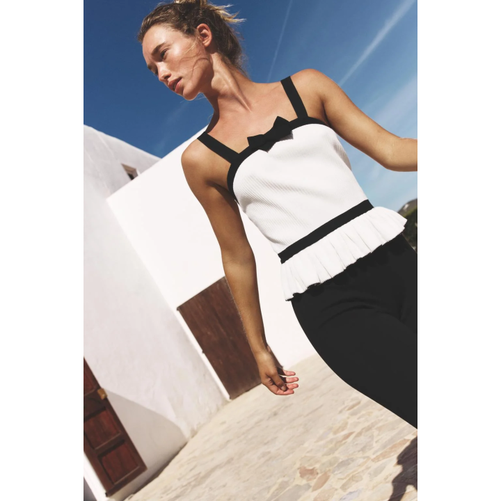 ТРИКОТАЖНАЯ ФУТБОЛКА В РУБЧИК С БАНТОМ