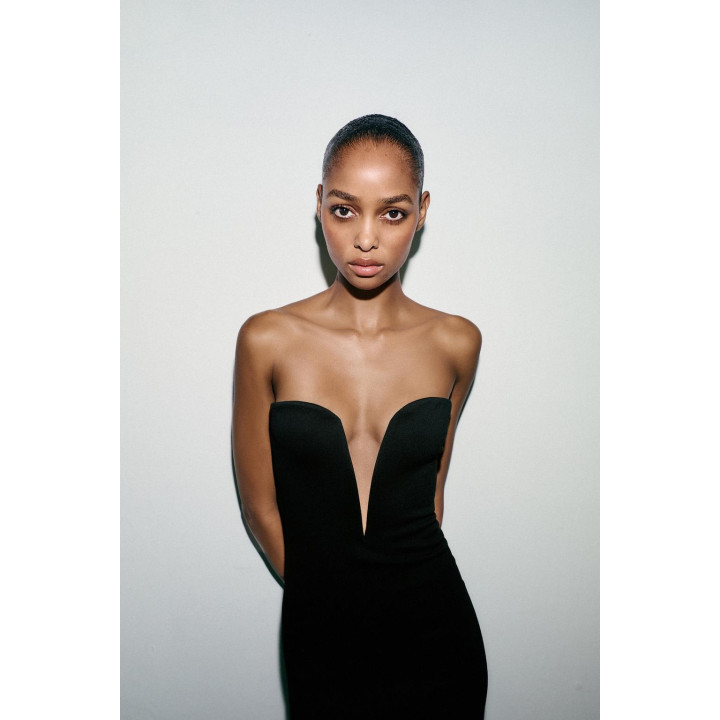 Платье миди с декольте сердце