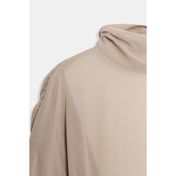 Боди из горгетты с деталями на спине