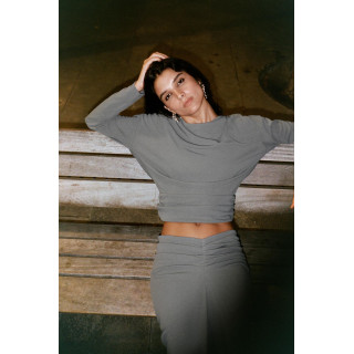 ТОП СО СБОРКАМИ, ОТКРЫТОЙ СПИНОЙ И УКРАШЕНИЕМ