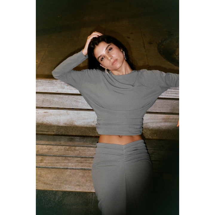 ТОП СО СБОРКАМИ, ОТКРЫТОЙ СПИНОЙ И УКРАШЕНИЕМ