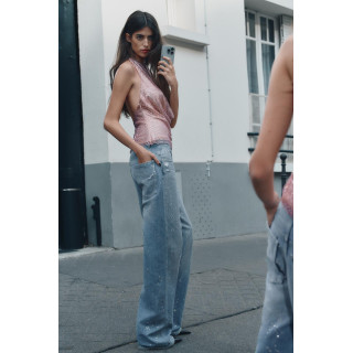 Топ на завязках красного цвета с блестками