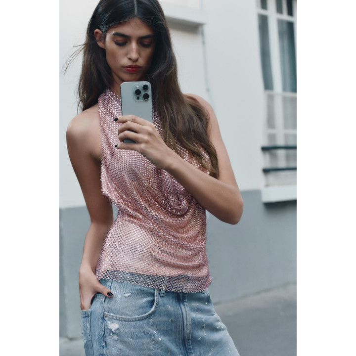 Топ на завязках красного цвета с блестками