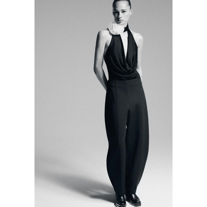 БОДИ ХАЛТЕР С РЕЛЬЕФНЫМ ЦВЕТКОМ