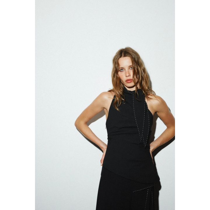 ТОП С УЗЛОМ И ОТДЕЛОЧНОЙ СТРОЧКОЙ