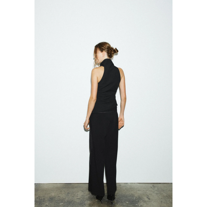 ТОП С УЗЛОМ И ОТДЕЛОЧНОЙ СТРОЧКОЙ