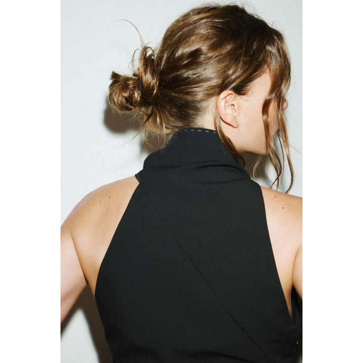 ТОП С УЗЛОМ И ОТДЕЛОЧНОЙ СТРОЧКОЙ