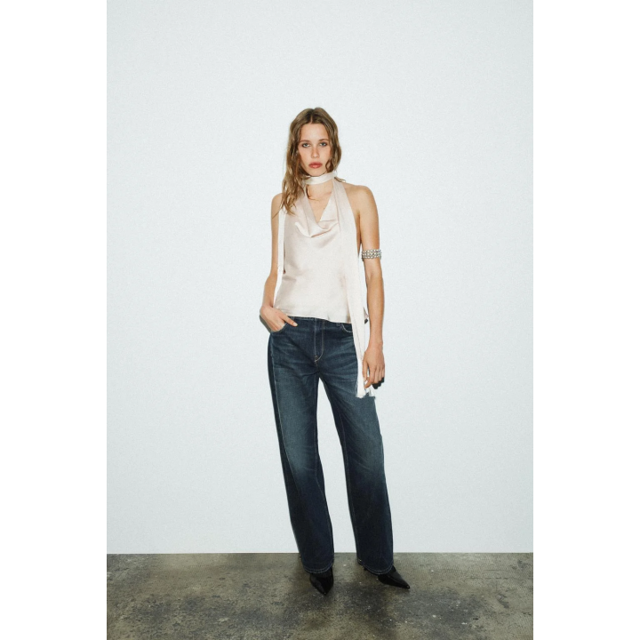 АТЛАСНЫЙ ТОП С ГОРЛОВИНОЙ ХАЛТЕР И БАХРОМОЙ