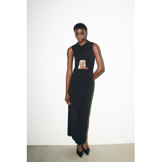 ПЛАТЬЕ СО СБОРКАМИ, ВЫРЕЗАМИ И БЛЕСТКАМИ