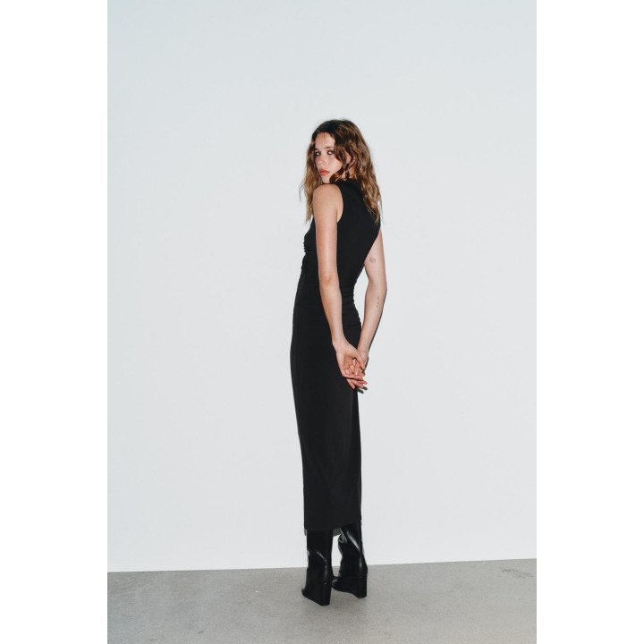 ПЛАТЬЕ СО СБОРКАМИ, ВЫРЕЗАМИ И БЛЕСТКАМИ